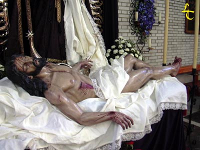 Sagrada. Mortaja de Ntro. Sr. Jesucristo. Miguel Bejarano. 2002-2003 Madera de Cedro - Foto Tiniebla